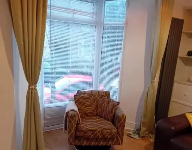 Swansea central large beach house