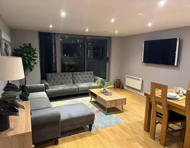 Modern City Centre Apartment In Swindon