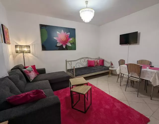 Express To Go Apartment