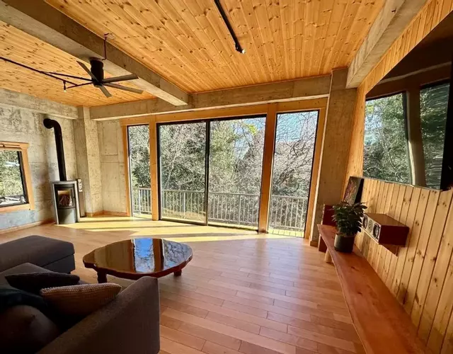 TATEYA VACATION Cozy spacious suite by the creek