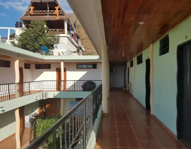 Hostal Dumbira