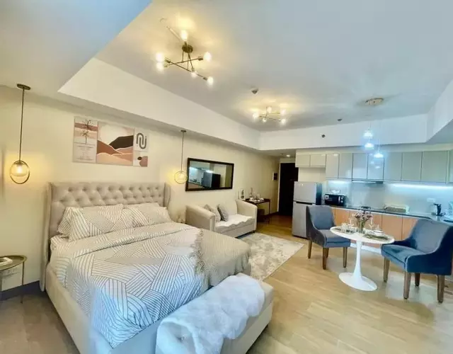 Condo Hotel type luxury Big Studio in Mckinley Hill taguig