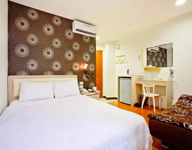 Green Park Commercial Hotel