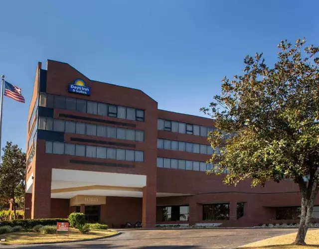 Days Inn & Suites by Wyndham Tallahassee Conf Center I-10