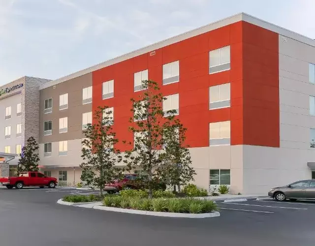 Holiday Inn Express & Suites - Tampa East - Ybor City by IHG