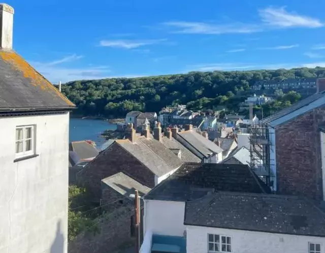 Seapink, Kingsand; luxury Cornish cottage with seaviews, bbq & paddleboards