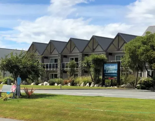 Fiordland Lakeview Motel and Apartments