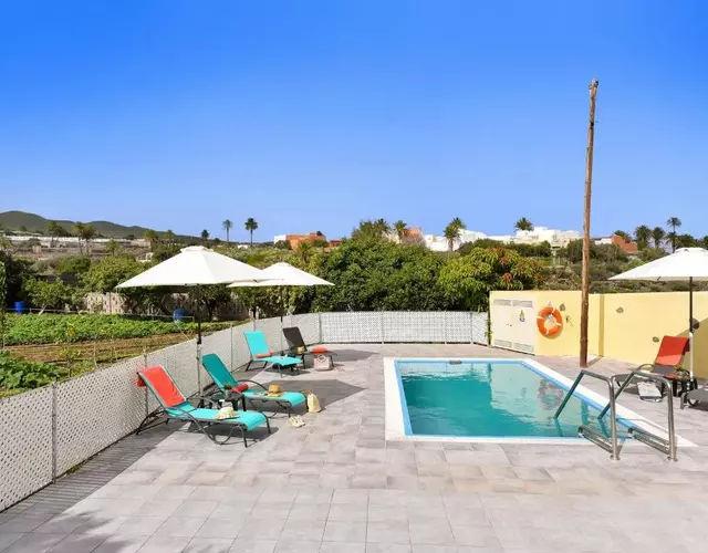 Villa in Ingenio with Private Pool