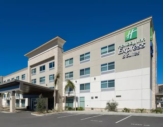 Holiday Inn Express & Suites - Murrieta by IHG