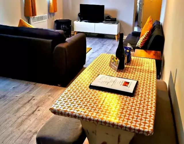 Sunflower Apartment, Family accommodation Near Tenby in Pembrokeshire