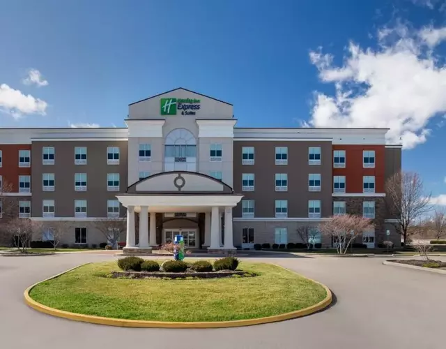Holiday Inn Express Hotel & Suites Terre Haute by IHG