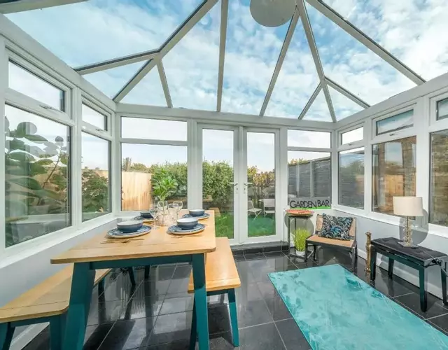 Lux Garden House near Queen Mary Hospital FREE parking 6 guests