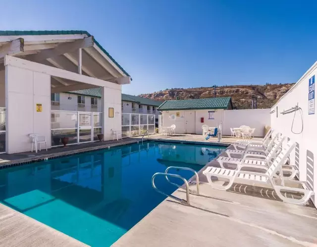 Motel 6-The Dalles, OR