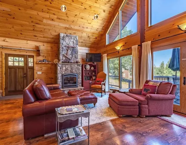 Straight From The Heart cabin