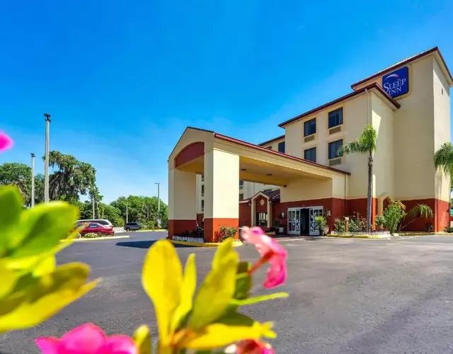 Sleep Inn Leesburg Chain of Lakes