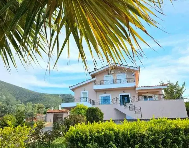 Loukissia Villa Mare