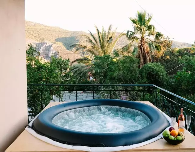 Villarose HotTub sunset view