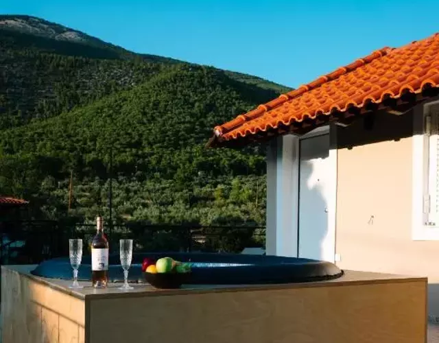 Villarose Suite HotTub SunsetView