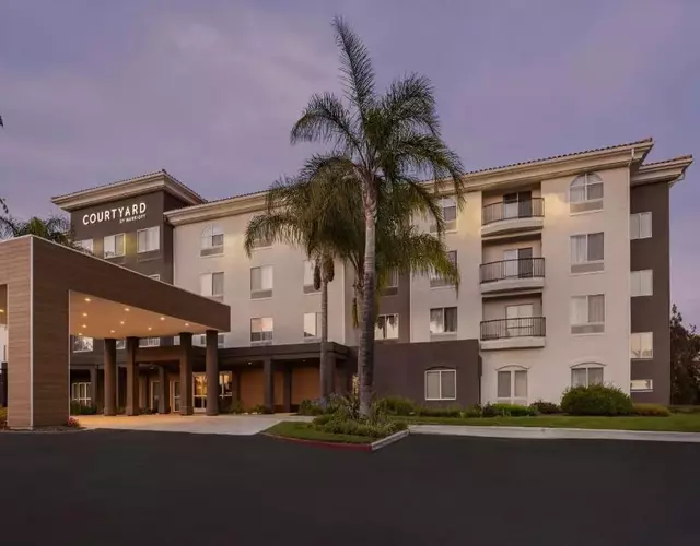 Courtyard Ventura Simi Valley
