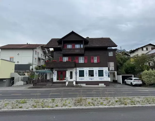 Apartment Pottery - Park view