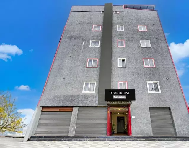 Super Townhouse Tirupati