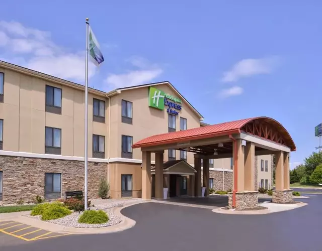 Holiday Inn Express & Suites Topeka West I-70 Wanamaker by IHG