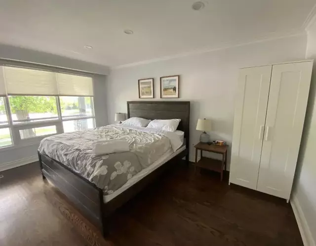 Yonge and Finch Subway !L Spacious & Bright Private Bedroom with Shared Amenties