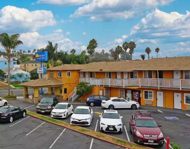 Redondo Inn and Suites