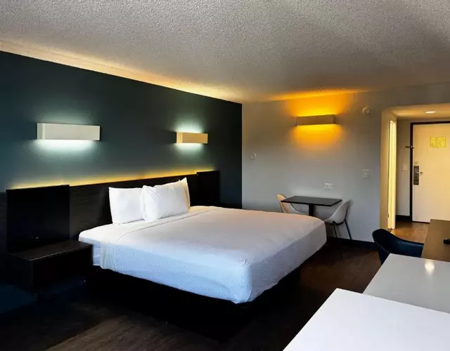 Studio 6 Suites Carson, CA