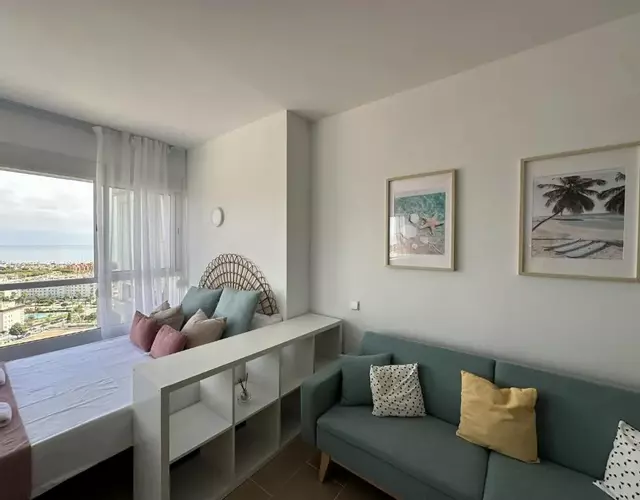 Colina Beach con vistas al mar