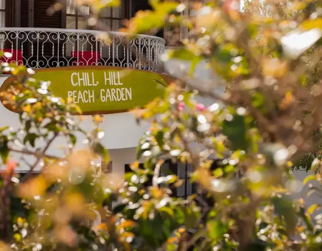 Ericeira Chill Hill Hostel & Private Rooms - Peach Garden