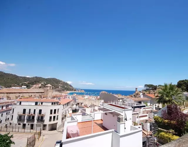 Lets Holidays Big Terrace House and 2 Parking