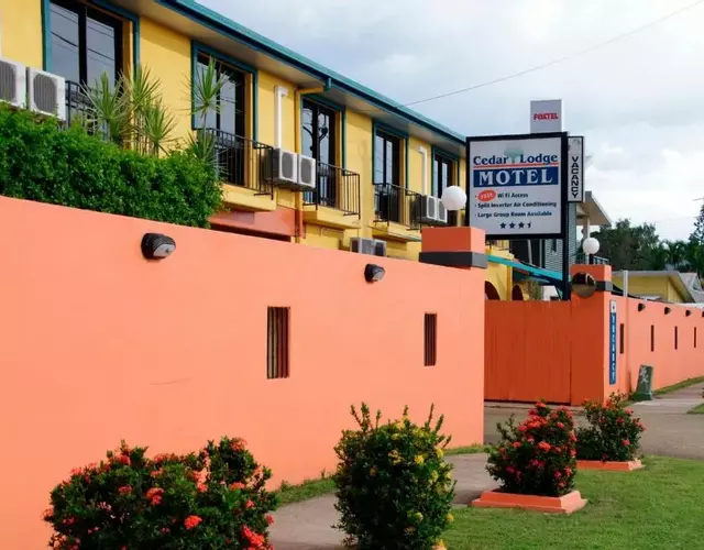 Cedar Lodge Motel