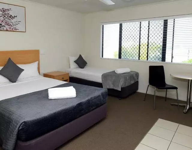 Summit Motel