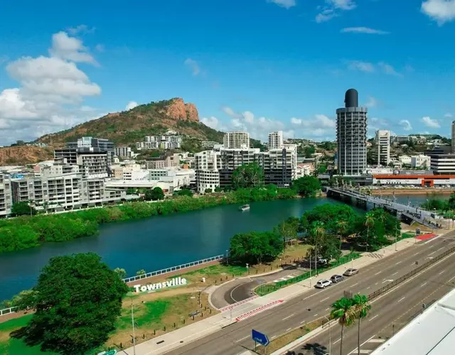 Waterfront Studio Room Near City Stadium & Ferry in Townsville