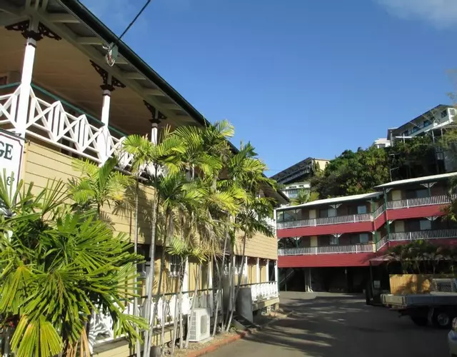 Yongala Lodge by The Strand