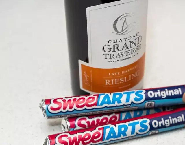 Sweet Tart Spot - Cozy TC Condo - Pet Friendly