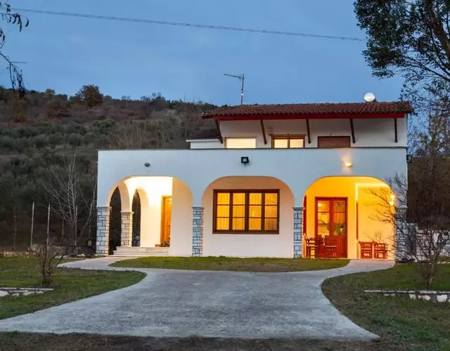 ΜΕΤΕORΑ- KALAMBAKA- TRIKALA-Villa Toscana