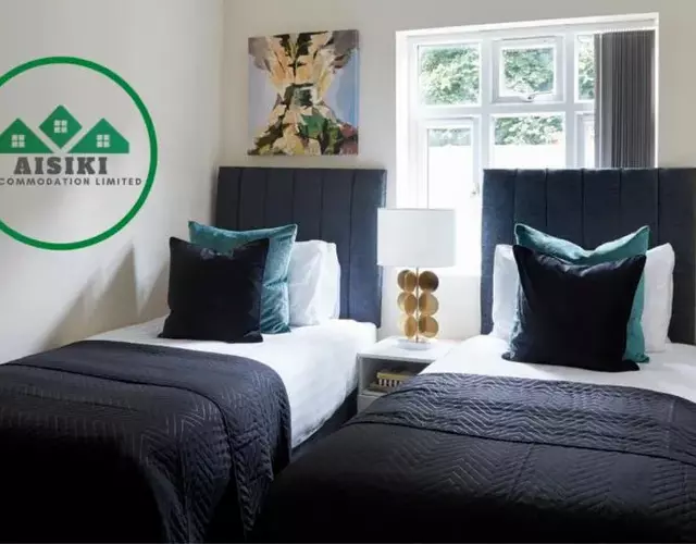 Aisiki Living at Alexandra Road, 2-Bedroom and 2-Bathroom with King or Twin Beds with Free Wi-Fi and Parking Space