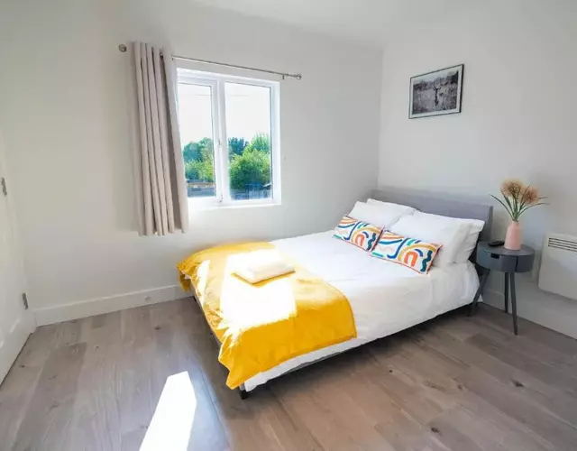 No 02 Studio Flat Available near Aylesbury Town Station