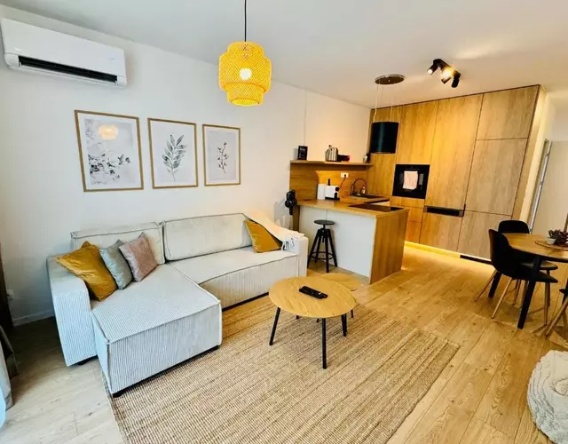 Little Rome - 2 Bedroom Apartment with Garden and Free Parking