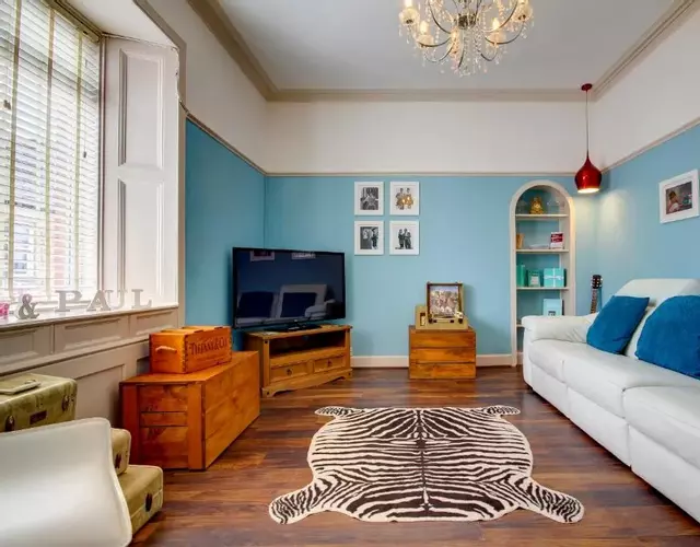 Tiffanys - Coorie Doon Stays