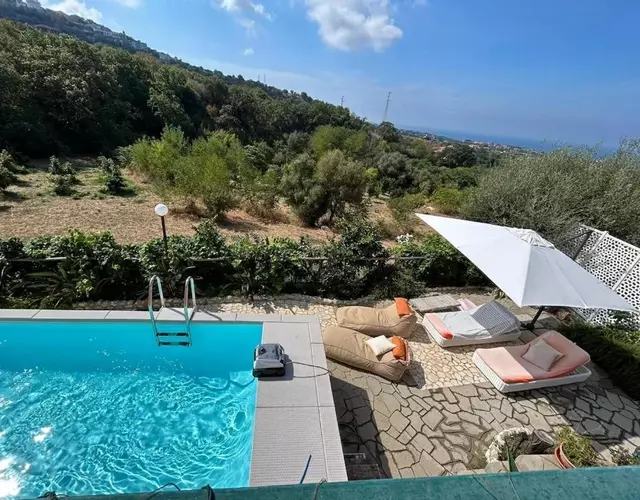 Grande appartamento in casale ristrutturato