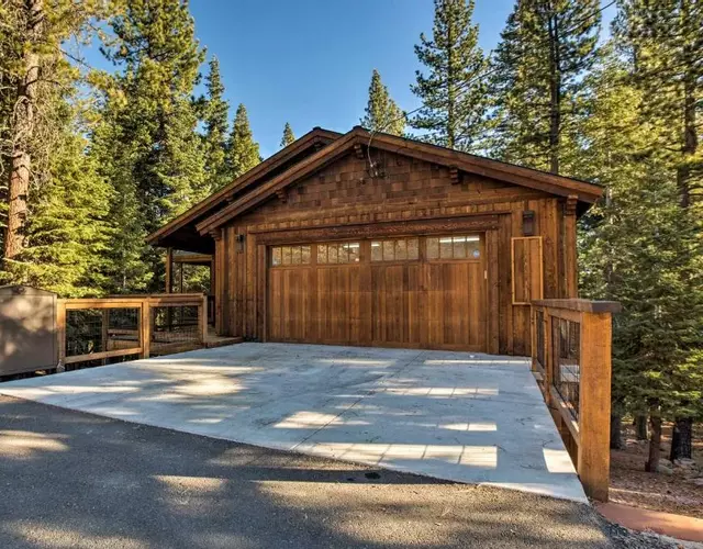 Saint Bernard - Luxurious Upscale Comfy Mountain Retreat Hot Tub Gas BBQ with Level 2 EV Connection