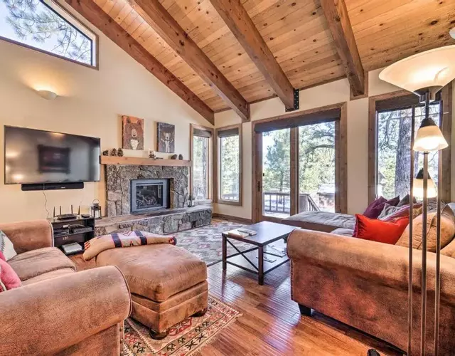 Shuttle to Ski Resort Northstar Home!