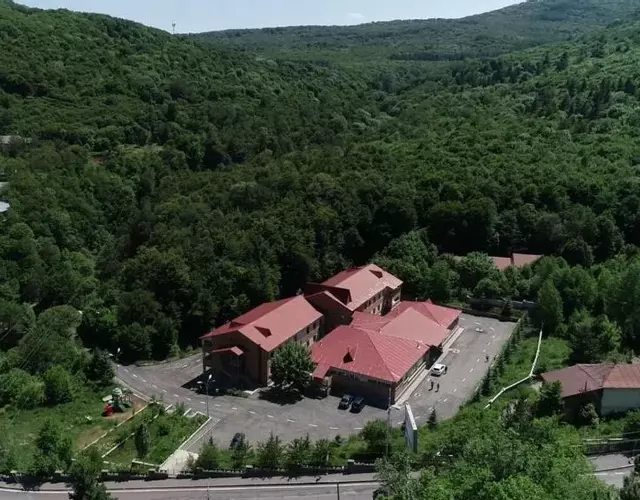 Tsaghkahovit Hotel