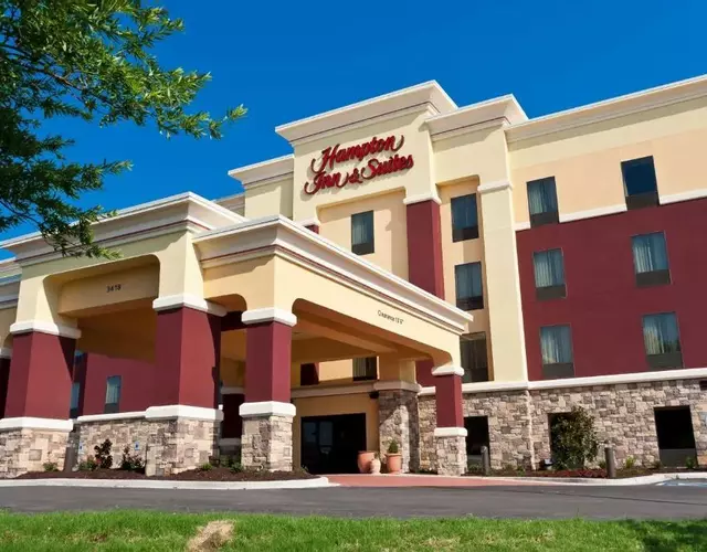 Hampton Inn and Suites Tulsa Central