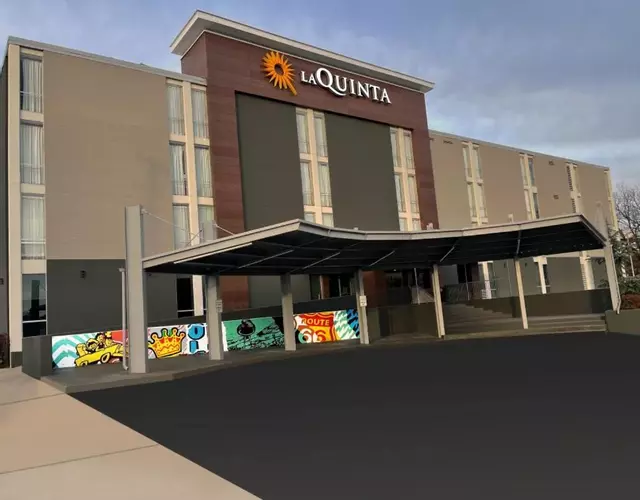 La Quinta Inn & Suites by Wyndham Tulsa Downtown - Route 66