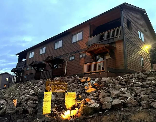 Canyon Plaza Premier Studios and Apts-South Rim