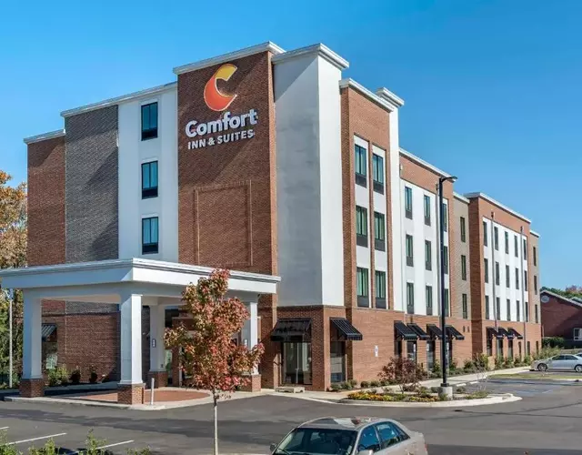Comfort Inn & Suites Downtown near University